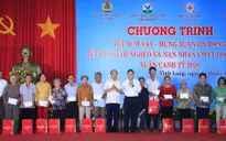 Thủ tướng Nguyễn Xuân Phúc dự chương trình Tết sum vầy tại Vĩnh Long