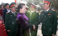 Chủ tịch Quốc hội Nguyễn Thị Kim Ngân thăm, chúc Tết tại Bộ chỉ huy Quân sự tỉnh Đăk Lăk