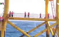 Quà tết ra nhà giàn