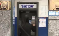 Thói quen rút tiền mặt từ ATM của người dân thay đổi
