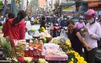 Nhộn nhịp thị trường đồ cúng ông Công ông Táo