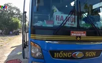 Xe khách 46 chỗ nhồi nhét gần 100 người