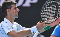 Australia mở rộng 2020: Thắng dễ vòng 4, Djokovic chạm trán Milos Raonic tại tứ kết