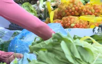 Hà Nội: Rau xanh, thủy hải sản tăng giá mạnh