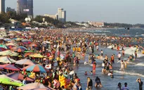 Biển Vũng Tàu đông khách du lịch