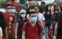 Người dân Singapore được phát khẩu trang y tế miễn phí