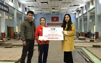 Quỹ Tấm lòng Việt trao tặng 20 triệu đồng cho Vương Thị Huyền - VĐV dành HCV SEA Games 30 môn cử tạ