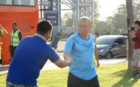 VIDEO: CĐV Việt Nam tại Buriram tới cổ vũ U23 Việt Nam