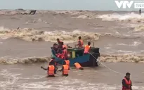 Điều trực thăng đến cứu 8 thuyền viên tàu Vietship 01