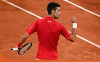 Pháp mở rộng: Thắng nghẹt thở Tsitsipas, Djokovic gặp Nadal ở trận chung kết trong mơ!