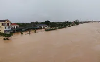 Quảng Trị đã có 4 người chết, 39.700 hộ bị ngập lụt do lũ lớn