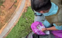 VIDEO Trực thăng thả hàng tiếp tế xuống thủy điện Rào Trăng 3