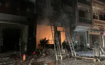 Cứu 5 người kẹt trong cửa hàng kinh doanh gas bị cháy ở Hà Nội