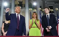 Phu nhân Tổng thống Mỹ xác nhận con trai út Barron Trump đã từng mắc COVID-19