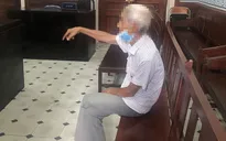 Ông kiện cháu và chút ấm lòng ngày bão