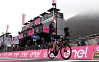 Chặng 15 giải đua xe đạp Giro D’Italia: Tao Geoghegan Hart về nhất chặng, Joao Almeida vẫn giữ áo hồng