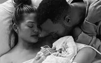 Chrissy Teigen lần đầu lên tiếng hậu sảy thai