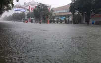 Hà Tĩnh ngập sâu trong nước, biên phòng điều động tàu, ca nô ứng cứu