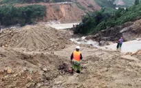 Khối lượng đất đá sạt lở tại Rào Trăng 3 ước tính trên 30.000 m3, độ sâu 5-7m