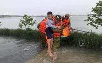 Lãnh đạo Lào và Thái Lan gửi điện thăm hỏi về lũ lụt miền Trung Việt Nam