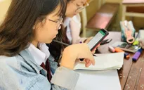 Hà Nội: Học sinh khối 9 và 12 ở "vùng cam" tạm dừng đến trường từ 17/1