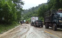 Xử lý sạt lở, thông tuyến đường Hồ Chí Minh qua Quảng Bình