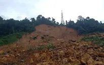 Tuyến đường vào thủy điện Rào Trăng 3 sạt lở đất đá nặng nề