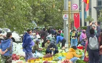 Giá thực phẩm tăng cao, khó mua ở vùng lũ Hà Tĩnh