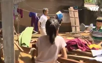 Đường đến trường gập ghềnh chông gai của trẻ em vùng "rốn lũ"