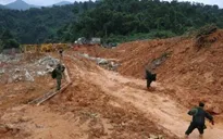 Tranh thủ thời tiết tạnh ráo tìm kiếm 13 nạn nhân Thủy điện Rào Trăng 3
