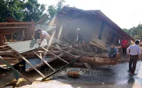 Ảnh hưởng bão số 8, mưa to trở lại khiến công tác cứu trợ tại Quảng Trị gặp khó khăn