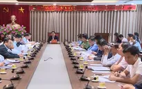 Thành ủy Hà Nội họp giải quyết tình trạng người dân chặn xe rác vào bãi rác Nam Sơn