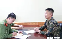 VIDEO Huấn "Hoa Hồng" cúi đầu xin lỗi, thừa nhận đăng clip mạo danh VTV vì "không tìm hiểu kỹ"