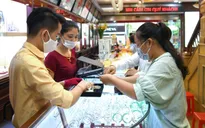 Giá vàng trong nước giảm nhẹ, chờ thời cơ bứt phá