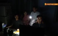 Những bản tin phát thanh trong đêm ở vùng lũ
