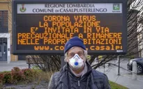 Số ca mắc COVID-19 tăng mạnh, thủ đô Italy áp đặt lệnh bắt buộc đeo khẩu trang