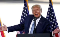 Tổng thống Trump mắc COVID-19, cuộc bầu cử năm 2020 càng trở nên khó lường