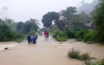 Chủ động sơ tán người và tài sản ở vùng ngập lũ