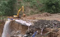 Khẩn trương thông tuyến vào các xã cô lập ở Quảng Trị để cứu trợ người dân