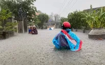 Cảnh báo mưa lớn ở miền Trung, siêu bão Goni gần Biển Đông