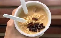 Câu chuyện tiêu dùng: Mì tôm trân châu hay chai sữa đậu topping ruồi?