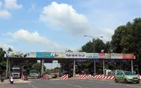 Tài xế vượt trạm thu phí gây tai nạn, xô xát khiến hai người bị thương