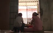 Bé 9 tuổi bị bố bạo hành: "Trong mơ con vẫn thấy mình bị đánh"