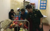 Cứu hộ thành công 8 thuyền viên trên trên 2 tàu gặp nạn trôi dạt trên biển