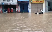 Bão số 12 khiến 2 người tử vong, hàng chục nhà dân bị hư hỏng, tốc mái
