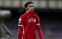 Joe Gomez chấn thương nặng, Liverpool đau đầu vì hàng thủ