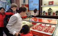 Giá vàng biến động dị thường, chuyên gia cảnh báo "không dễ lãi đậm"