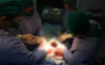 Chủ quan không vào viện sau khi ngã xe, người đàn ông bị vỡ bàng quang