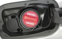 Anh dự kiến cấm bán ô tô chạy xăng và diesel từ 2030