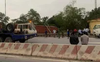 Tàu hàng trật bánh, đường sắt Bắc - Nam ách tắc nhiều giờ